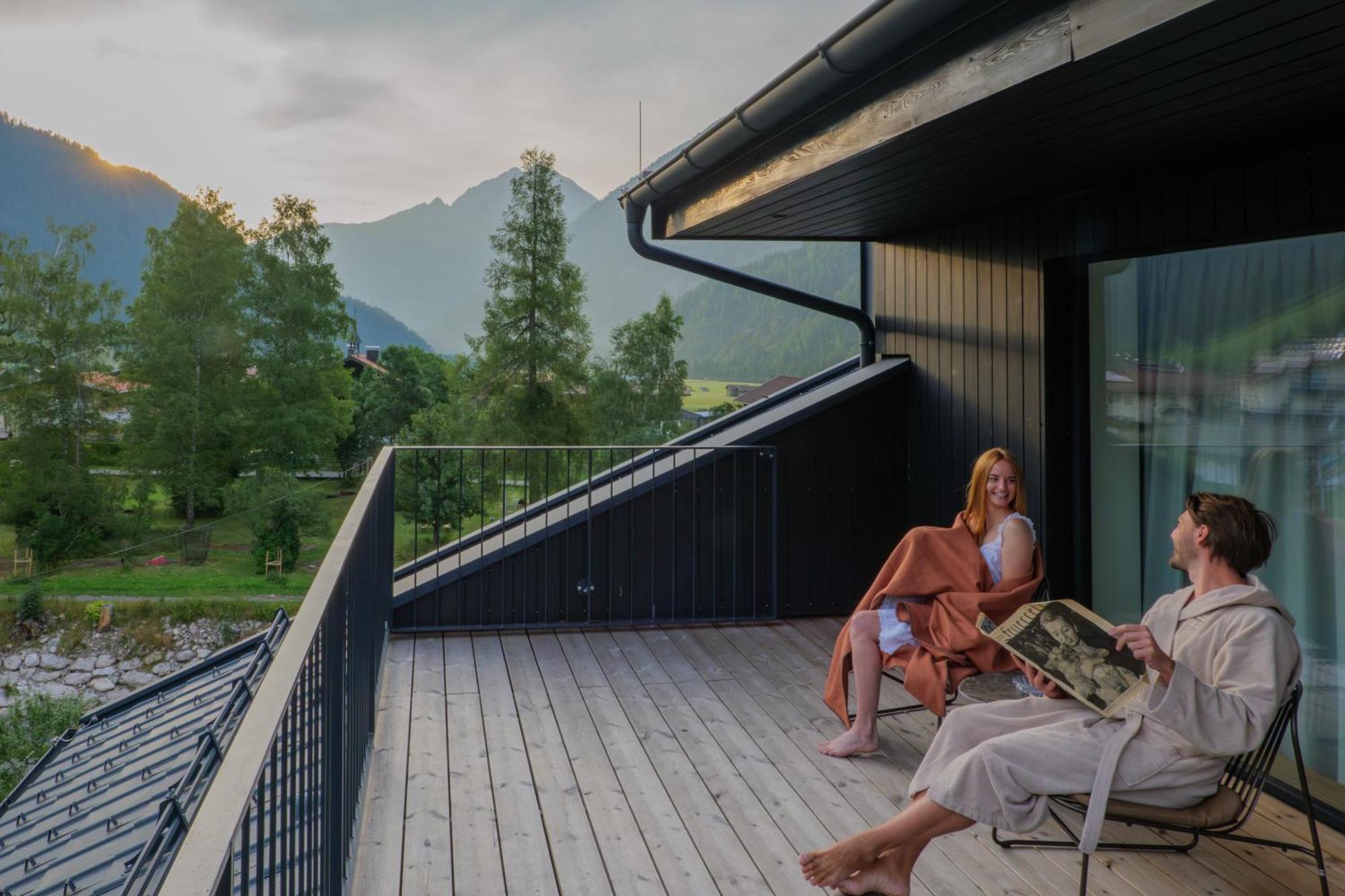 Posthotel Lechtal, Arlberg โฮลซ์เกา ภายนอก รูปภาพ