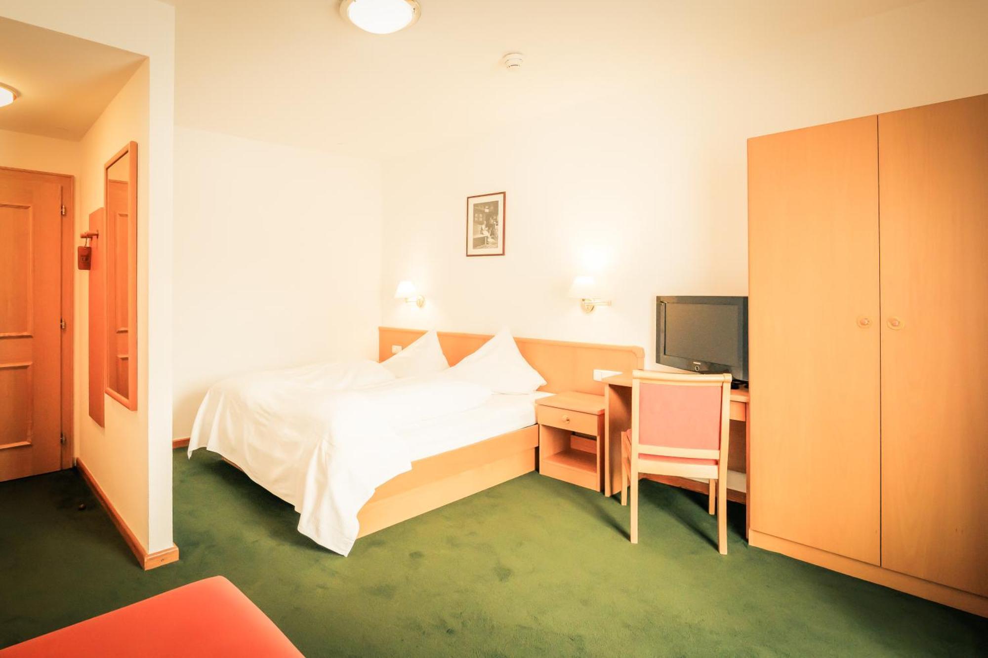 Posthotel Lechtal, Arlberg โฮลซ์เกา ภายนอก รูปภาพ