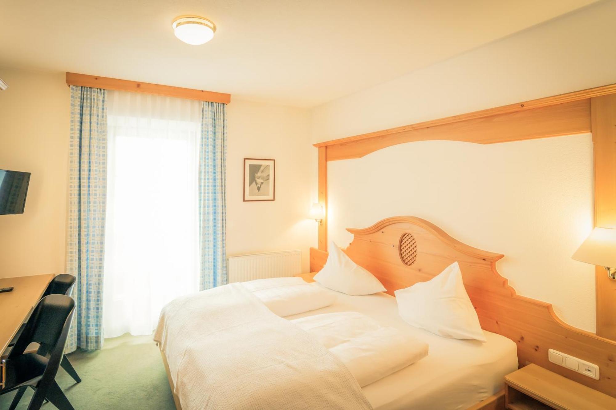 Posthotel Lechtal, Arlberg โฮลซ์เกา ภายนอก รูปภาพ