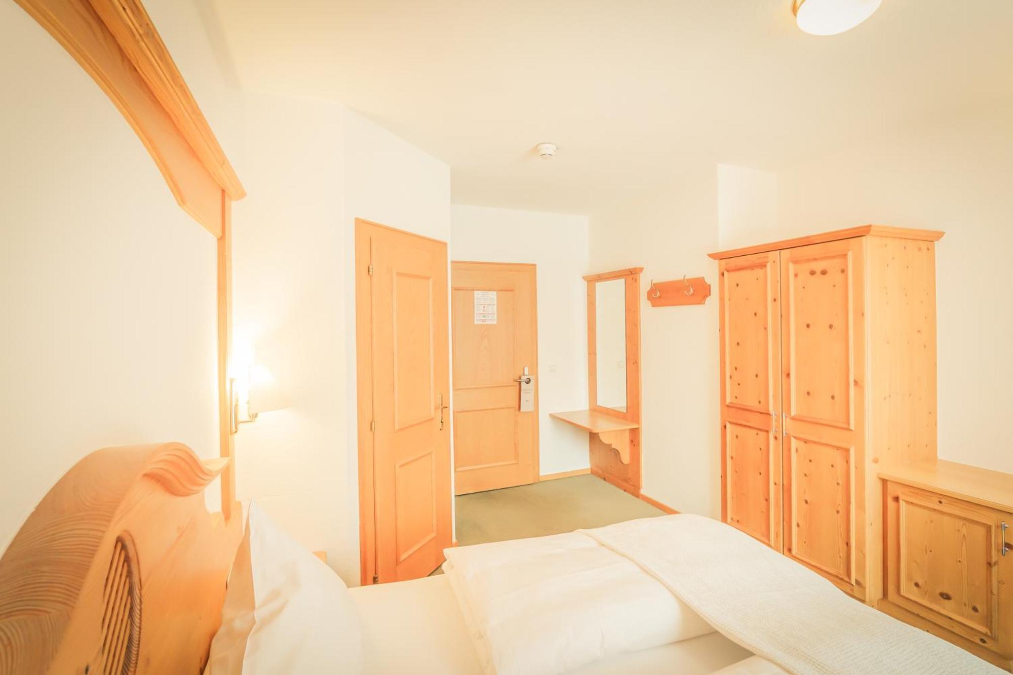 Posthotel Lechtal, Arlberg โฮลซ์เกา ภายนอก รูปภาพ