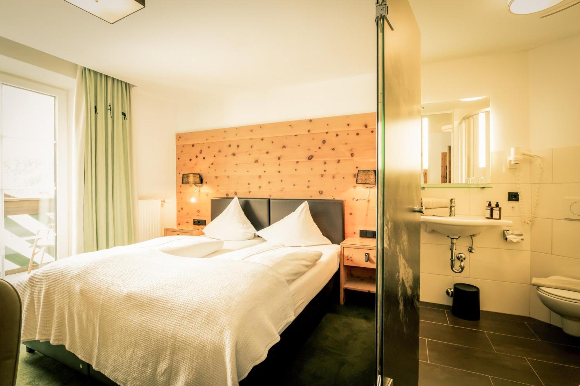 Posthotel Lechtal, Arlberg โฮลซ์เกา ภายนอก รูปภาพ