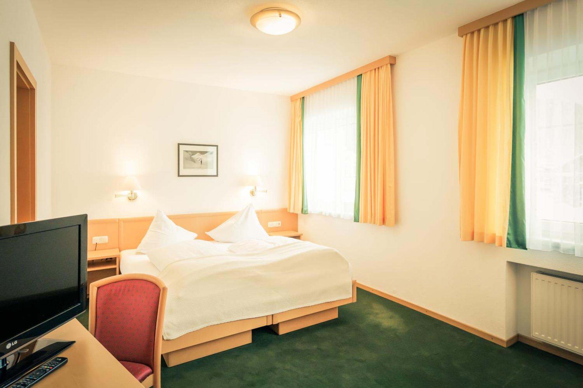 Posthotel Lechtal, Arlberg โฮลซ์เกา ภายนอก รูปภาพ