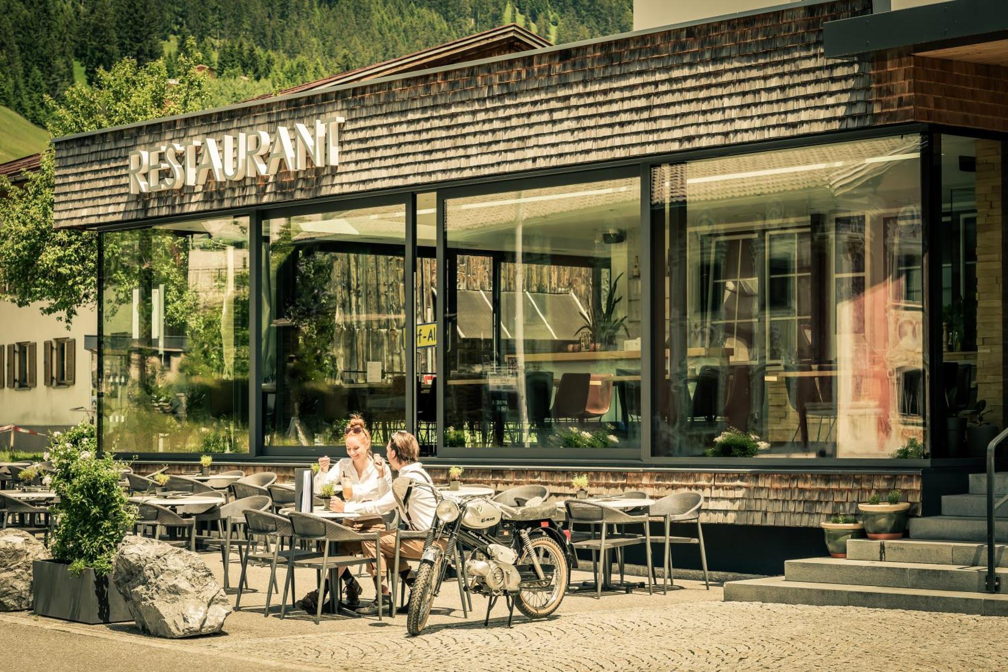 Posthotel Lechtal, Arlberg โฮลซ์เกา ภายนอก รูปภาพ